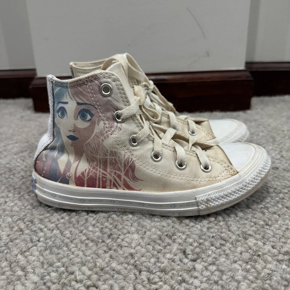 Disney Frozen 2 White Elsa Converse HiTop Chuck Taylor 367353F Size 1 Youth - Picture 2 of 9